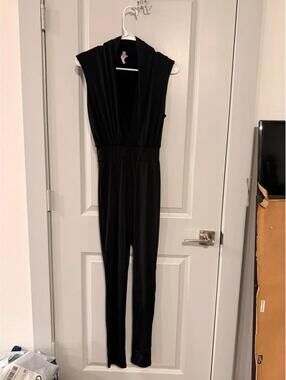 Sam Julian Skin tight black low cut v-neck jumpsuit women’s medium